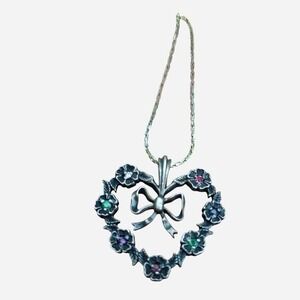 Cute heart-shaped necklace with a bow